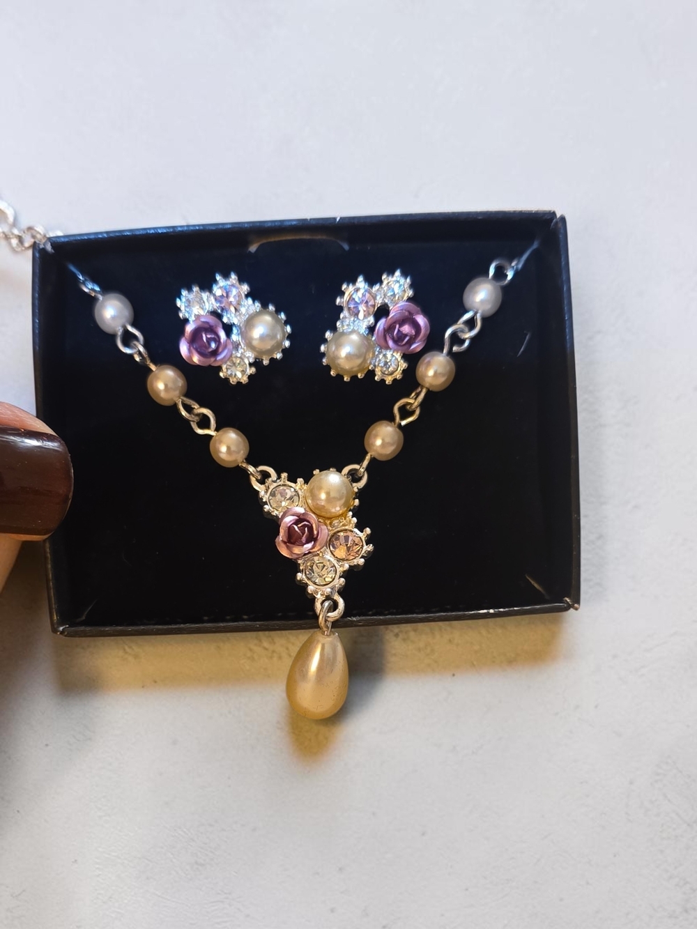 Avon Melissa Pink Rose & Pearl Drop Necklace and Earring Set